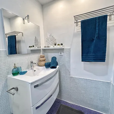 Avec Piscine, Baie De Bandol, Acces Villa