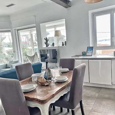 Avec Piscine, Baie De Bandol, Acces Sanary-sur-Mer